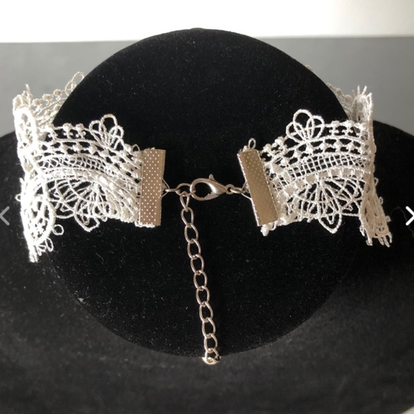 Victorian White Lace Choker - Picture 2 of 2